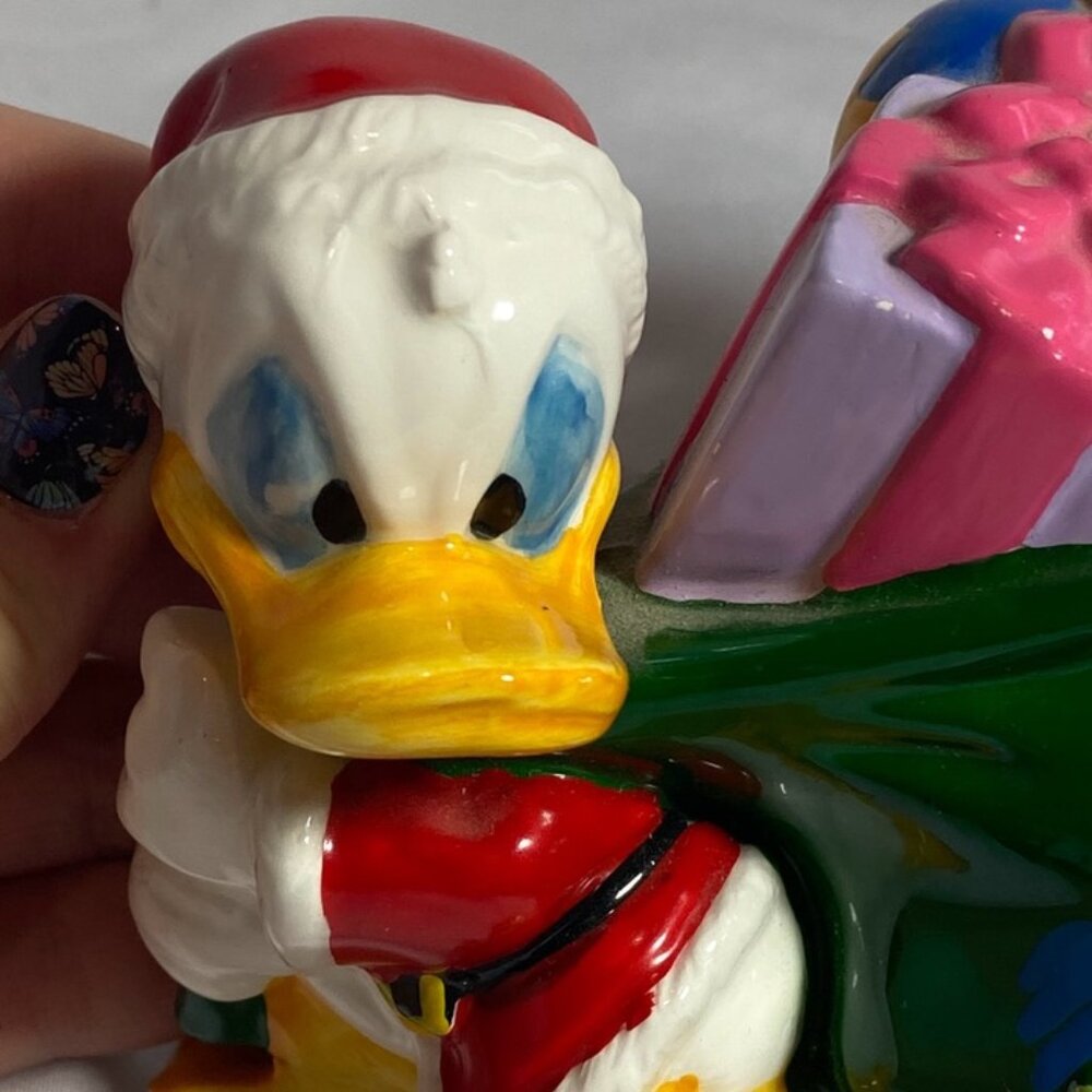 Enesco Disney Donald Duck Christmas Piggy Bank Green Gift Sack Damaged Read